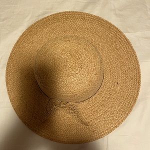 Good condition, straw hat, see photos for more details
